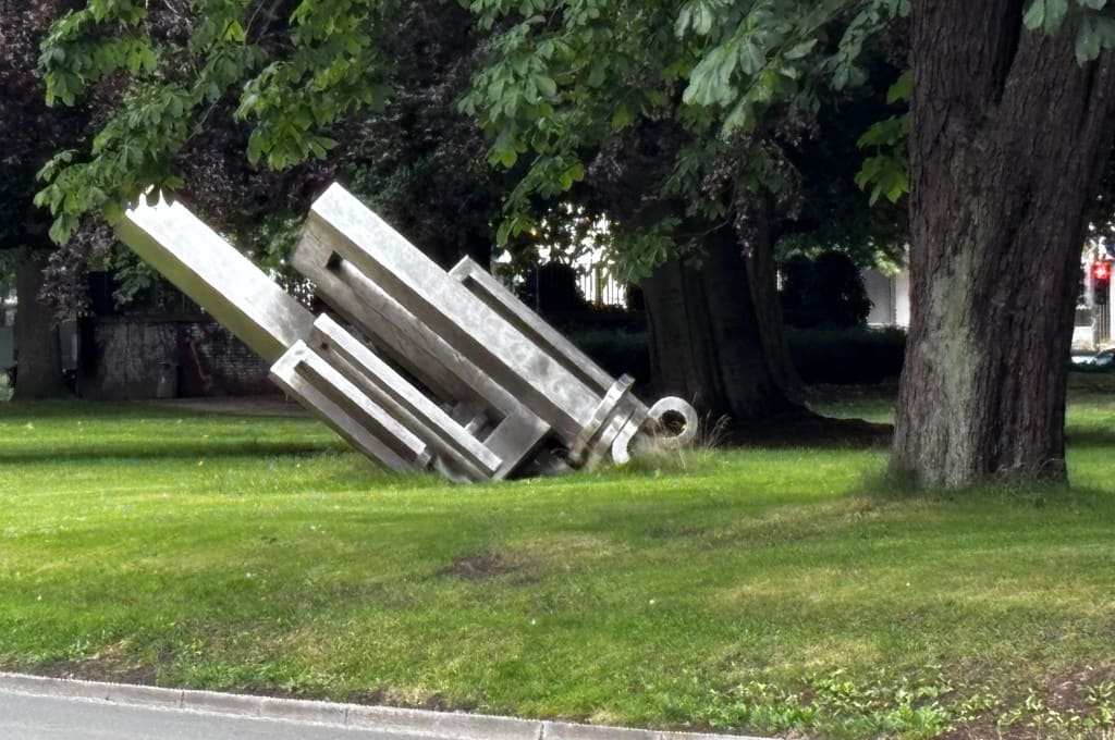 Skulptur am Schlossplatz in Oldenburg